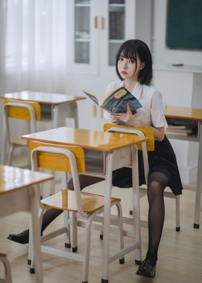 qq头像欧美森系_BD英语在线观看完整版